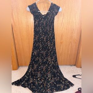 Women’s Dress with Slit! Brand: Kimchi Blue - Size: Small - Color: Multi